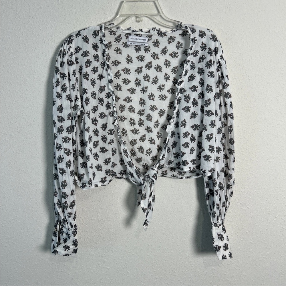 Urban Outfitters Women's Lg White Floral Cropped Top Long Sleeve Tie Closure